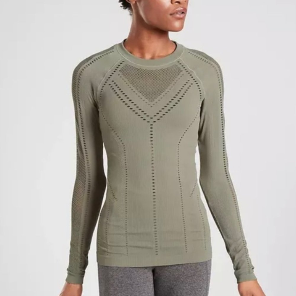 Athleta Oxygen Long Sleeve Mesh Top in Laurel Olive - EUC